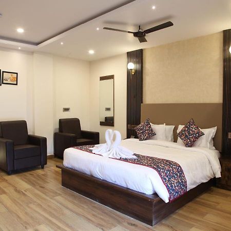 Dakshin Suites Srikakulam Buitenkant foto