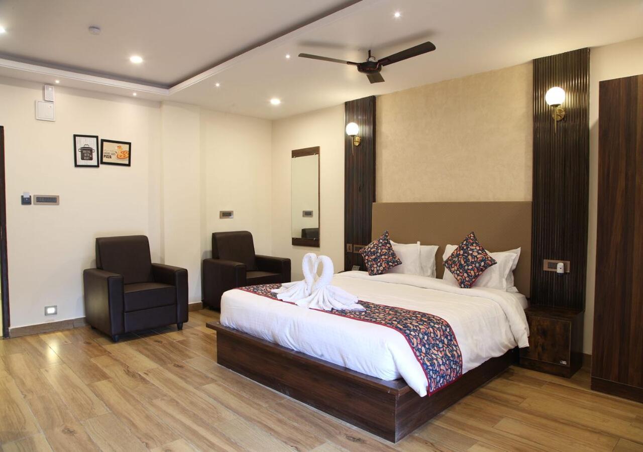 Dakshin Suites Srikakulam Buitenkant foto